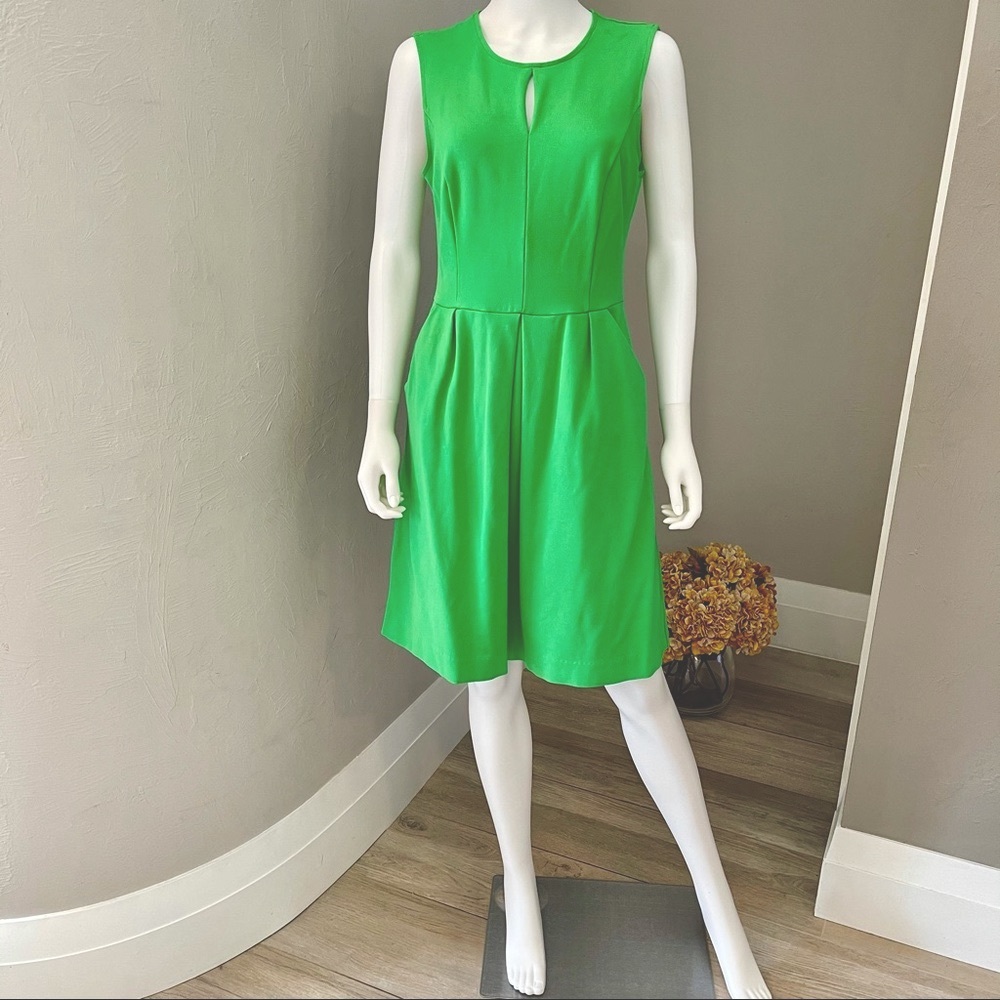 Sharagano Women's Solid Sleeveless Dress green sz4